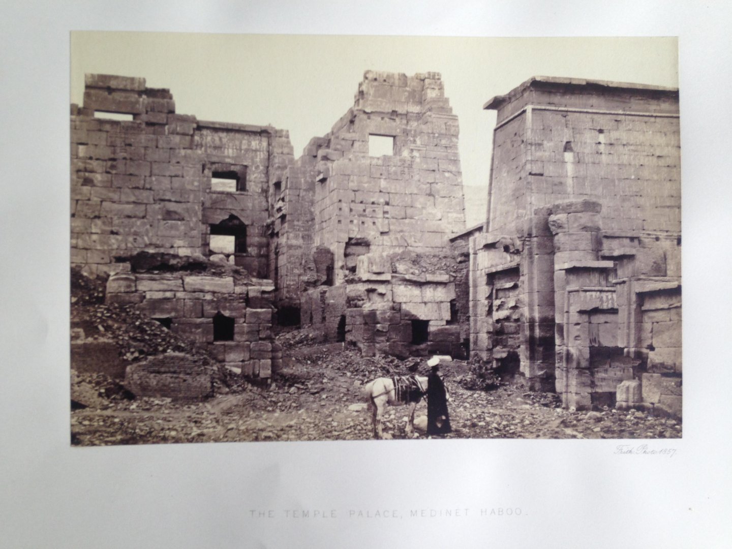 Frith, Francis - The Temple Palace, Medinet Haboo, Series Egypt and Palestine