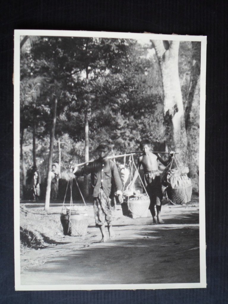 Originele Foto Indie - Mannen op weg naar de markt