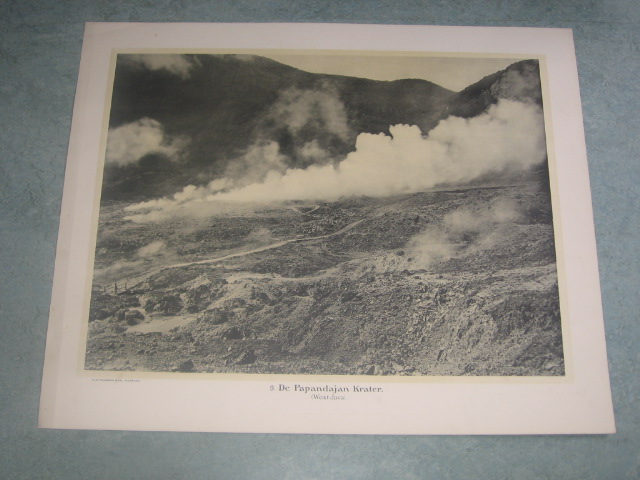 Demmeni, Jean, fotograaf - Schoolplaat 9, De Papandajan Krater, West Java