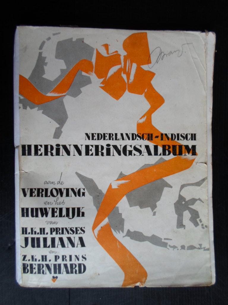  - Nederlandsch-Indisch Herinneringsalbum aan de verloving en het huwelijk van HKH Prinses Julaia en ZKH Prins Bernhard