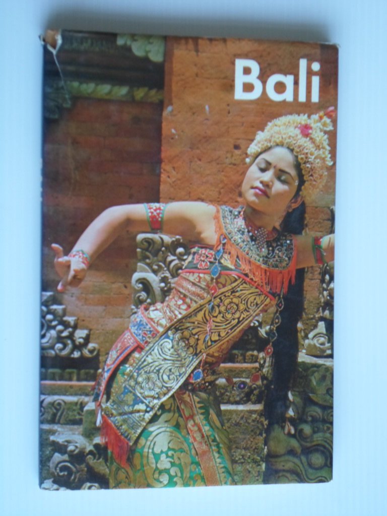 Hughes, Libby - Bali, The morning of the World
