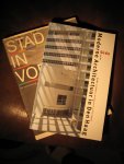  - Gids van de moderne architectuur in Den Haag + Stad in vorm. De vernieuwing van Den Haag 1985-2000.