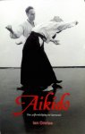 Onvlee , Ian . [ isbn 9789020251630 ] 1616 - Aikido . ( Van zelfverdediging tot harmonie . ) Aikido is een sierlijke Japanse bewegingskunst voor geweldloze zelfverdediging en voor verkenning en ontwikkeling van onze intuïtieve kracht. Het is een uniek systeem dat gebaseerd is op het oefenen -