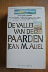 Auel, Jean M. - DE VALLEI VAN DE PAARDEN. Deel 2 in de romanserie De Aardkinderen