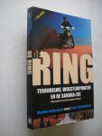 Kallenborn, M., fotografe, mmv Stuivenberg, P. - De ring. Terrorisme, woestijnpiraten en de Saharazee, gebaseerd op een waar gebeurd verhaal