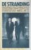 Metze, Marcel - De Stranding . Lubbers de grootmeester, zijn succes, zijn dominantie, de erosie van de machtsbasis, Brinkman de kroonprins, zijn ongeduld, de onderhuidse machtsstrijd, ofwel: het CDA van hoogtepunt naar catastrofe.