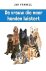 Fennell , Jan . [ isbn 9789052108803 ]  2126 - De Vrouw die naar Honden Luistert . ( Hét handboek voor iedere hondenbezitter In dit boek deelt hondentrainster Jan Fennell haar geheimen om beter met honden te communiceren, vanuit haar wil om een meer betrokken opvoedmethode te ontwikkelen dan de -
