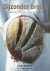 Collister , Linda . [ ISBN 9789058970503 ] 1023 - Bijzonder  Brood . ( De lekkerste recepten uit de hele wereld .)Aandacht voor de basisbereiding: diverse meelsoorten, rijsmiddelen, gebruik van mixers en keukenmachines, het maken van zuurdesem en het basisrecept voor brood, duidelijk geillustreerd -