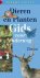 Eisenreich , Wilhelm .  Alfred Handel .  Ute E. Zimmer . [ isbn  9789052104829 ] - Dieren- en plantengids voor onderweg . ( Nog completer , nog beter en nog praktischer : Voor u ligt de vernieuwde uitgave van de bestseller in een compleet nieuwe lay-out , met vernieuwde teksten en nieuwe foto's . )