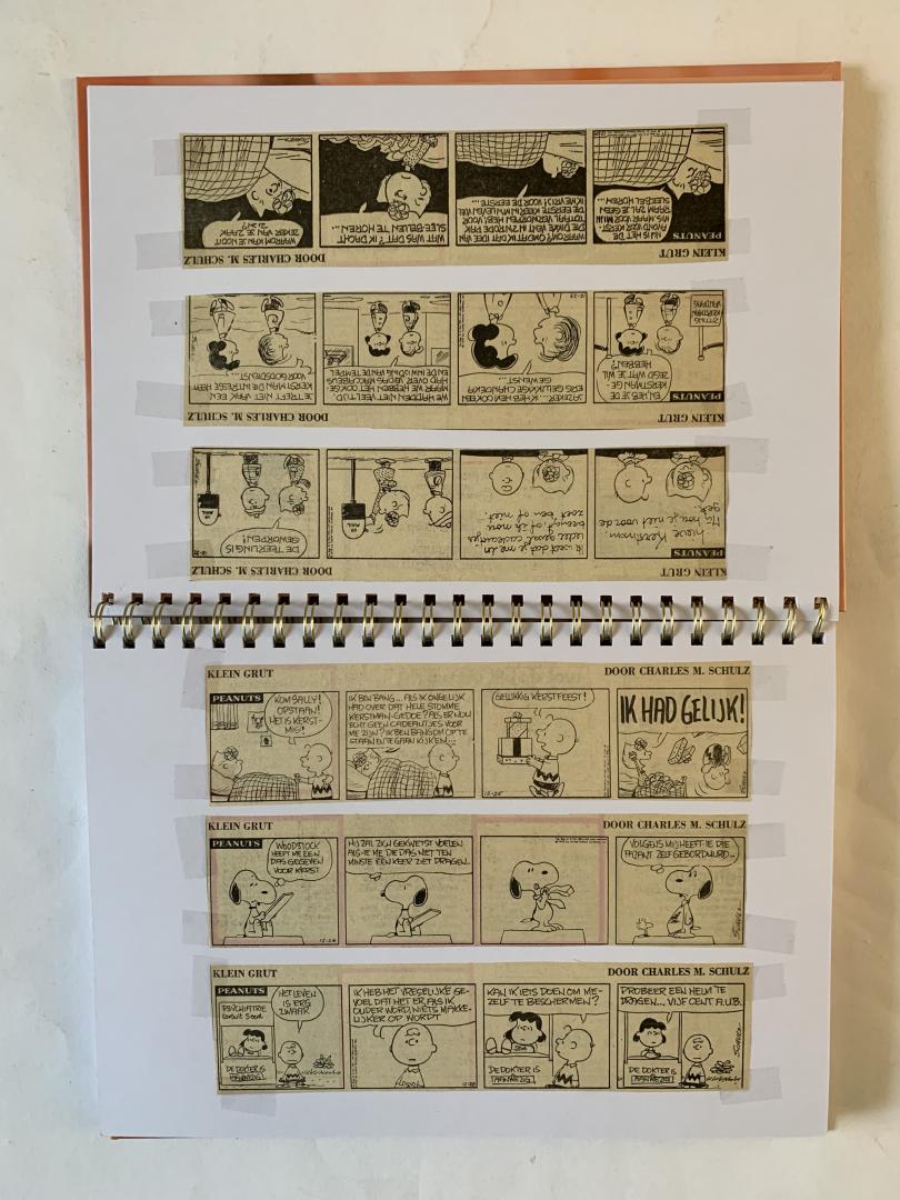 Schulz,Charles - Peanuts:enorme collectie knipsels in 17 plakboeken