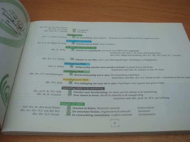 divers - Omzien in verwachting - 25 jaar hulp aan moeder en kind