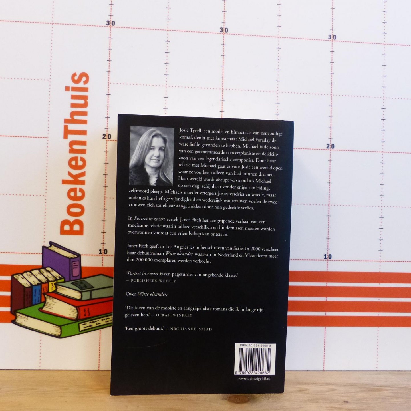 Fitch, Janet - Portret in zwart