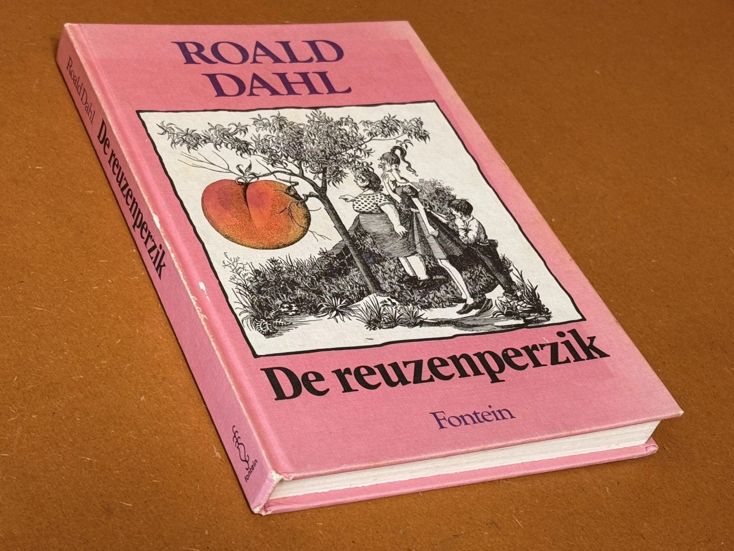 Roald Dahl; Ef Leonard (vertaling) - De Reuzenperzik