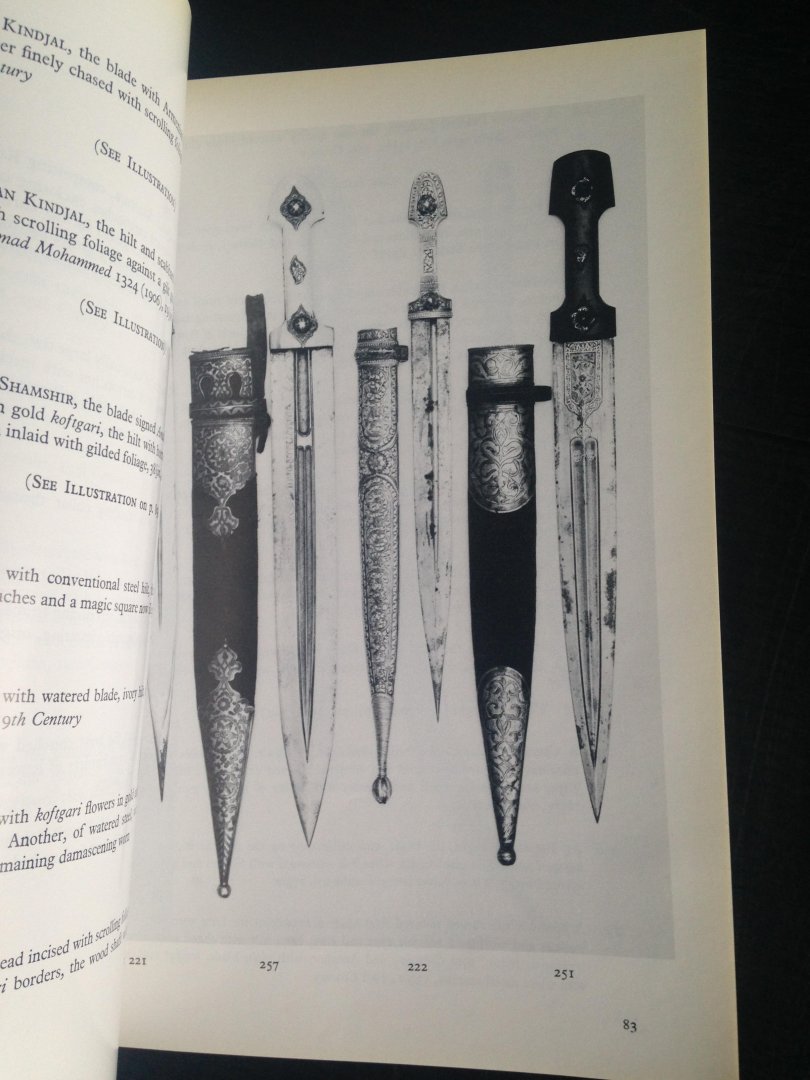 Catalogue Sotheby - Iranian and Islamic Ceramics, Arms and Armour, Metal Work, Glass and Textiles