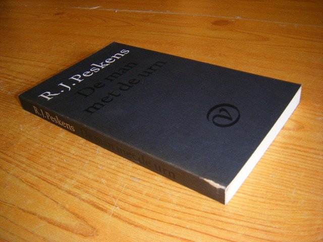 Peskens, R.J. - De man met de urn. Verhalen