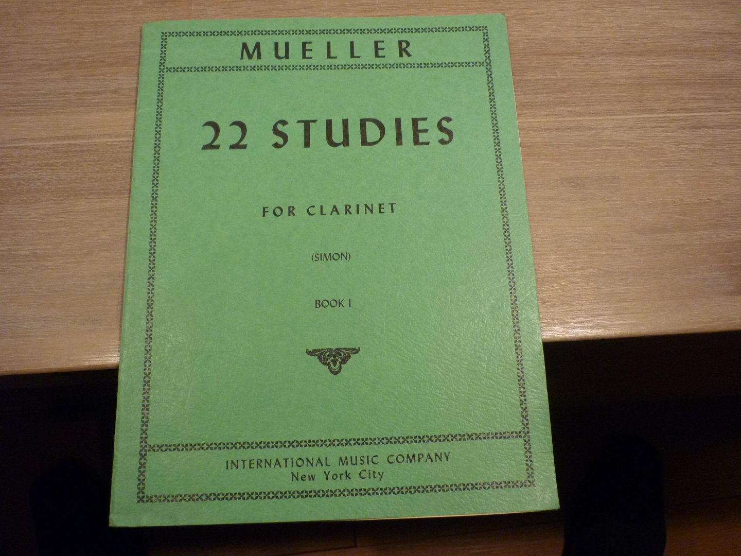 Mueller; Ivan - 22 Studies for Clarinet - Book I; edited by Eric Simon