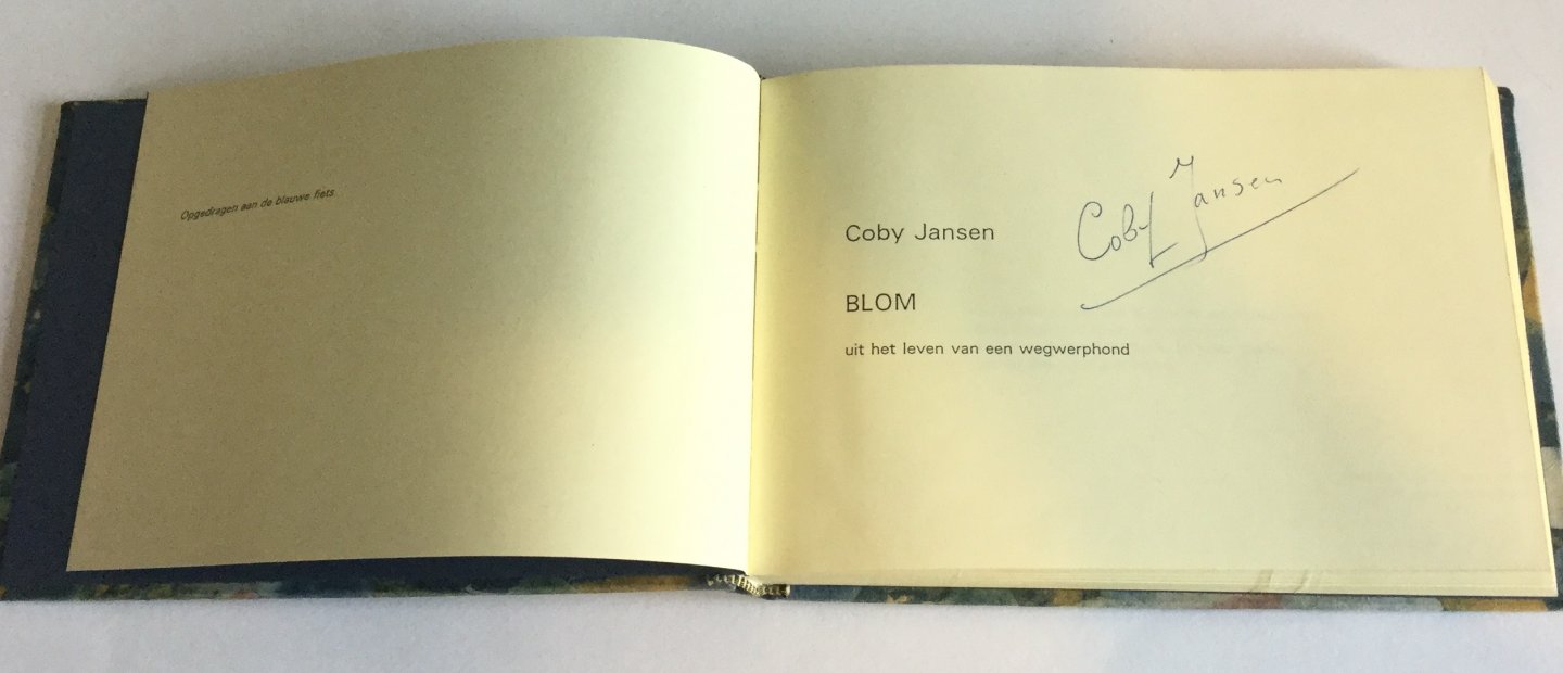 Jansen, Coby (tekst en illustraties) - Blom - Uit het leven van een wegwerphond
