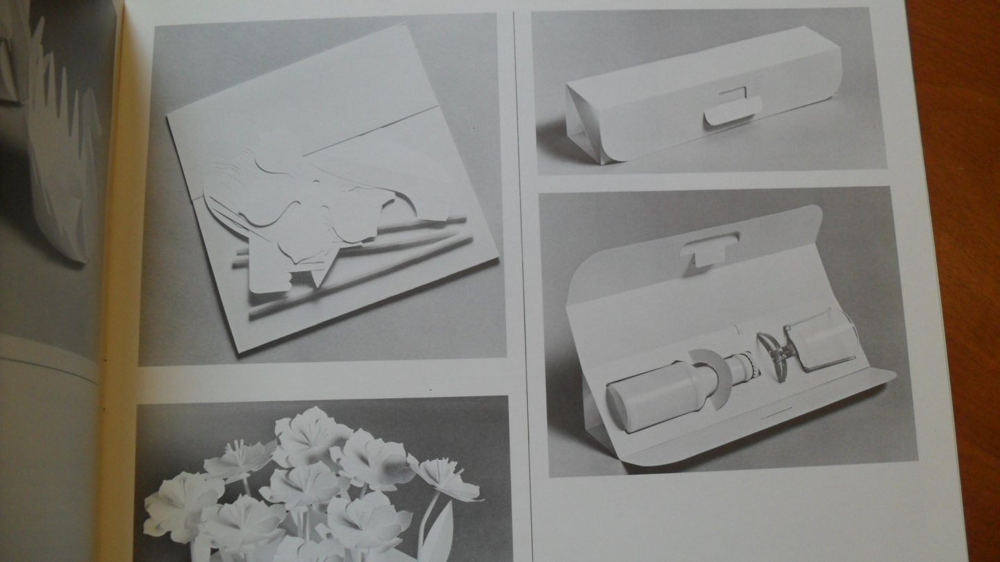 ontwerpen: Karel Dirk Peik en Hans  tekst: Otto Holzhaus - Konstruktie