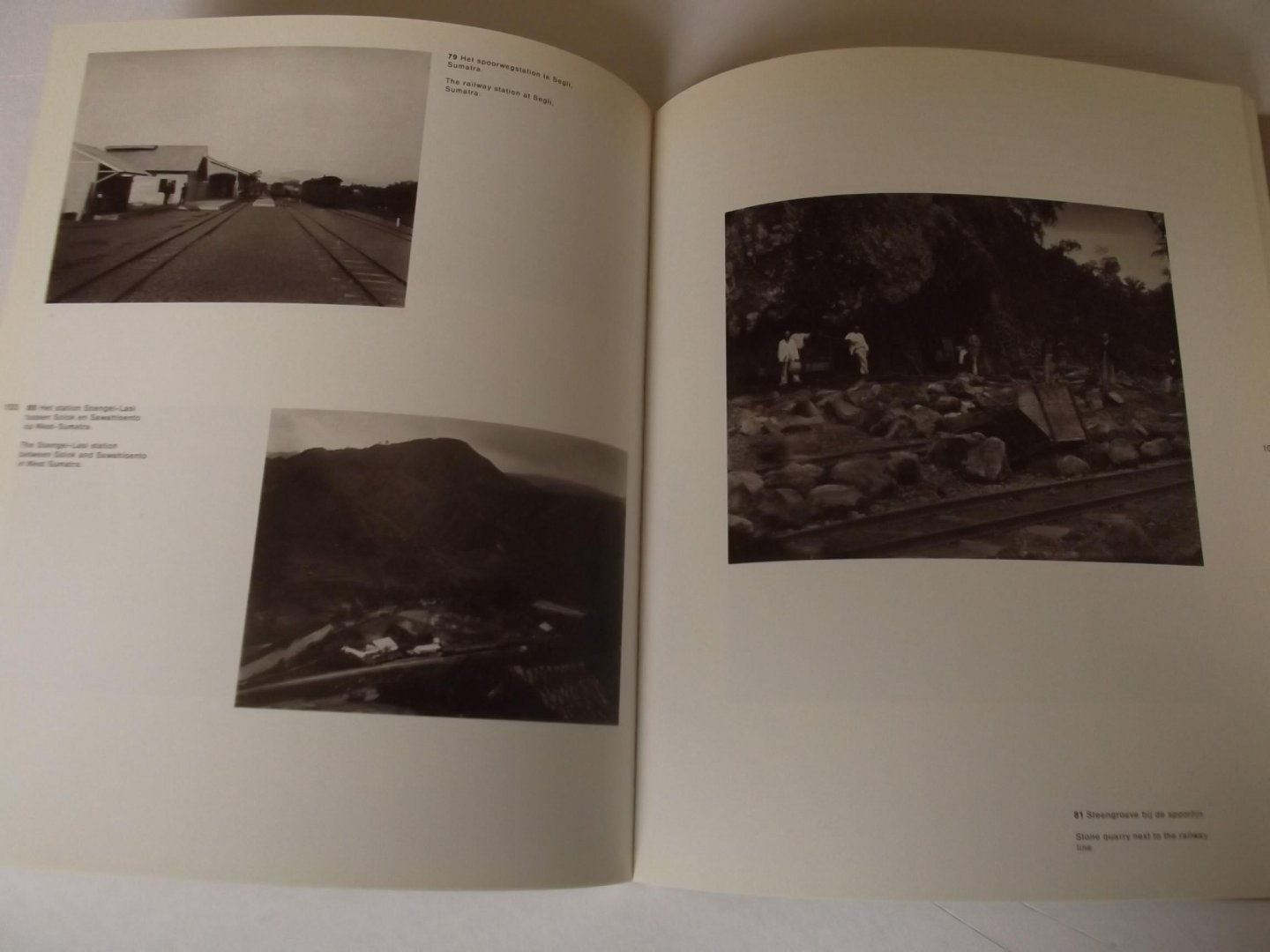 GROENEVELD, A. - Toekan Potret 100 Jaar fotografie in Nederlands Indië 1839-1939 / 100 years of photography in The Dutch Indies 1839-1939