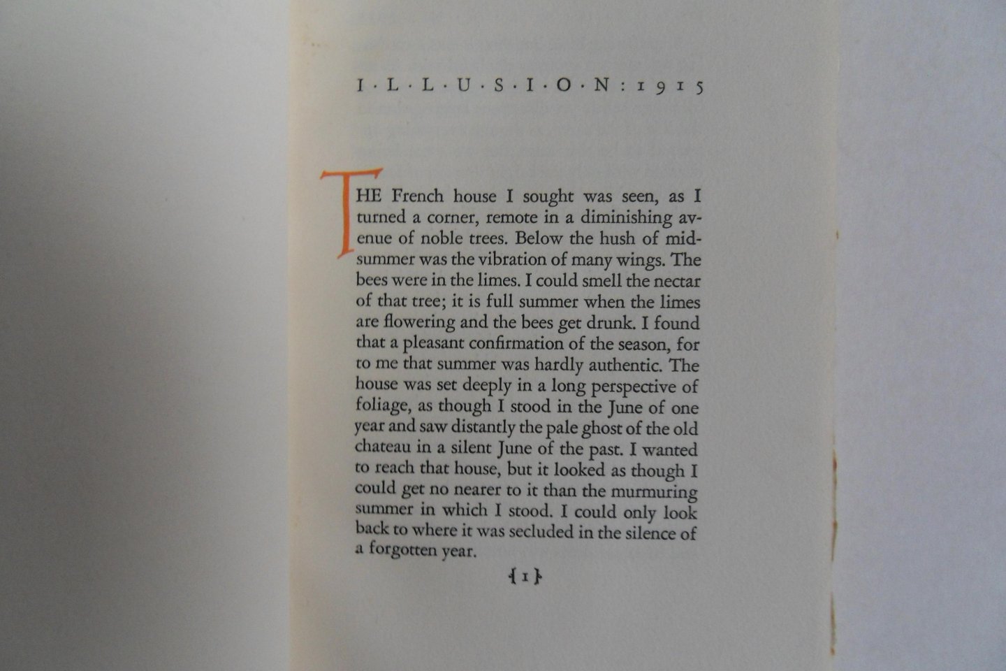Tomlinson, H.M. [ Met uitgebreide handgeschreven opdracht van de auteur ]. - Illusion: 1915. [ Limited first edition, aantal niet vermeld ].- Reprinted from Harpers Magazine.