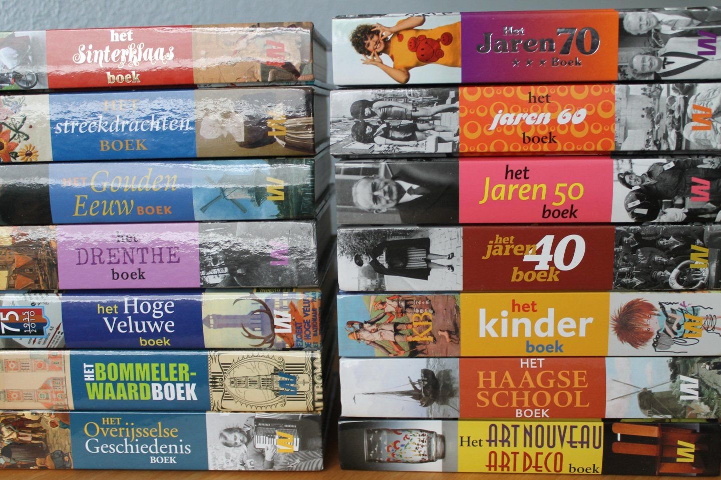 Diverse auteurs - 14 fotoboeken van Uitgeverij Waanders. Het Haagse School Boek - Het Kinder Boek - Het Gouden Eeuw Boek - Het Sinterklaas Boek - Het Hoge Veluwe Boek - Het Overijsselse Geschiedenis Boek - Het Drenthe Boek - Het Bommelerwaard Boek - Het Art Nou...