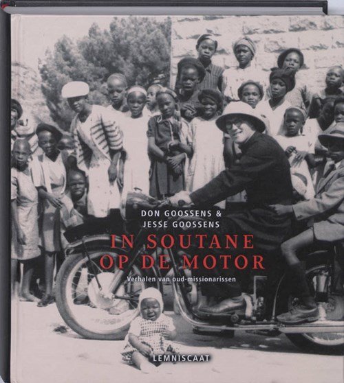 Don Goossens ; Jesse Goossens - In soutane op de motor
