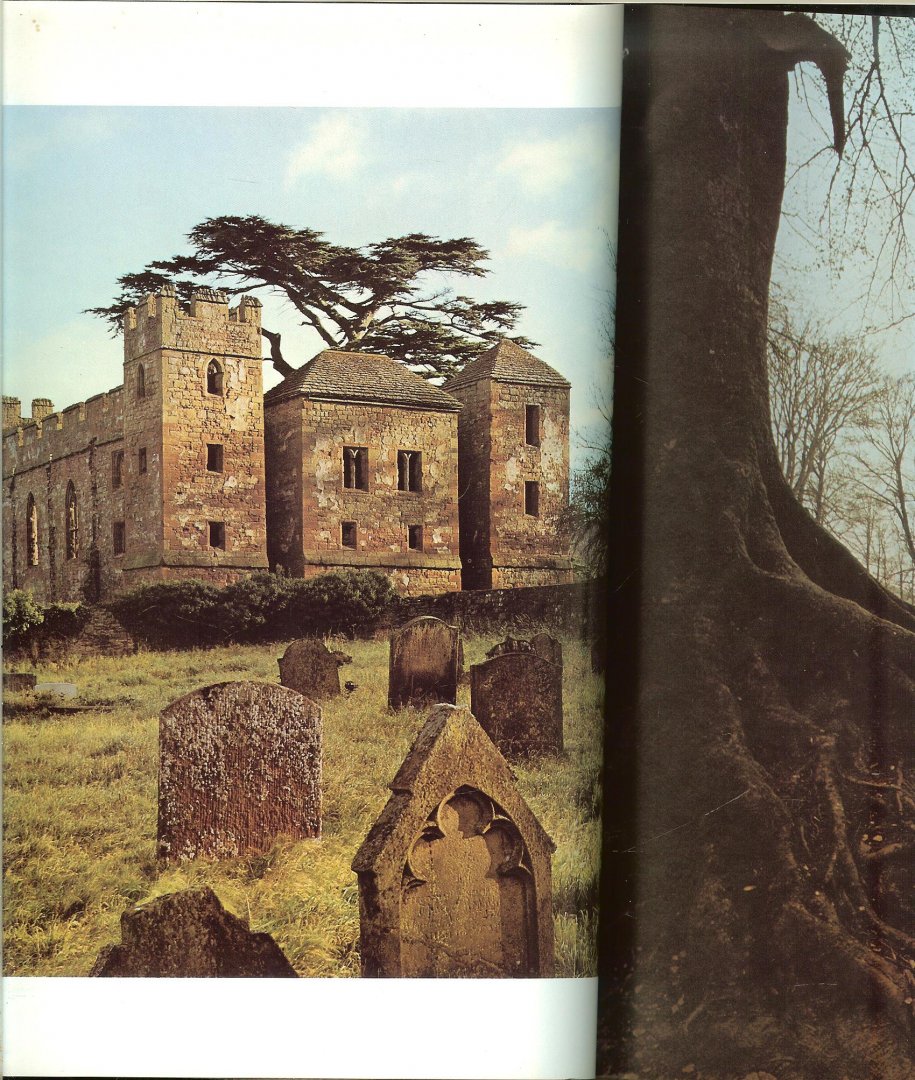 Gascoigne Christina, and Introduction by  Bamber Gascoigne  With 175 illustrations 14 in color , and 3 maps - Castles of Britain