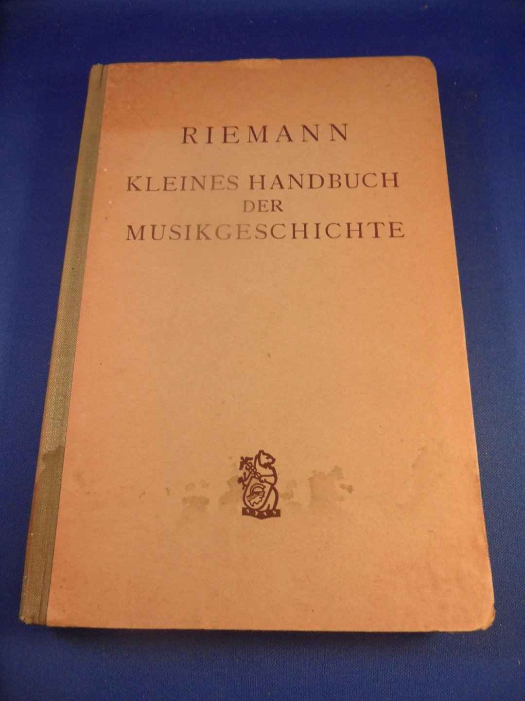Riemann, Hugo - Kleines Handbuch der Musikgeschichte mit Periodisierung nach Stilprinzipien und Formen.