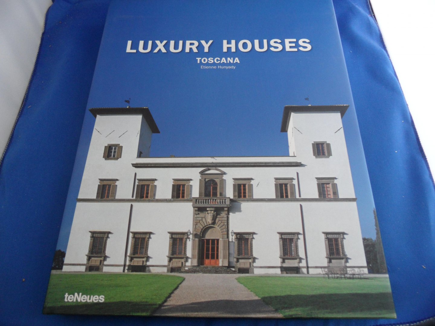 Hunyady, Etiennes - Luxury Houses Toscana