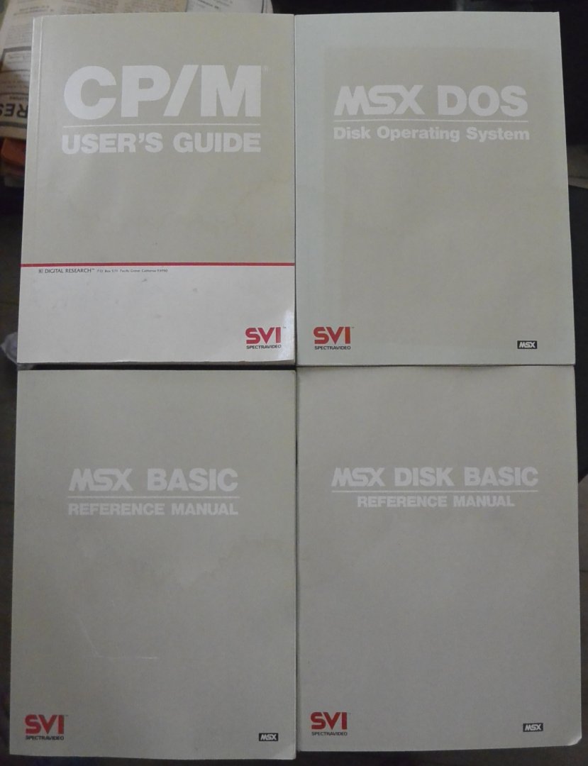  - SVI handleidingen c/pm MSX manuals 4 boeken