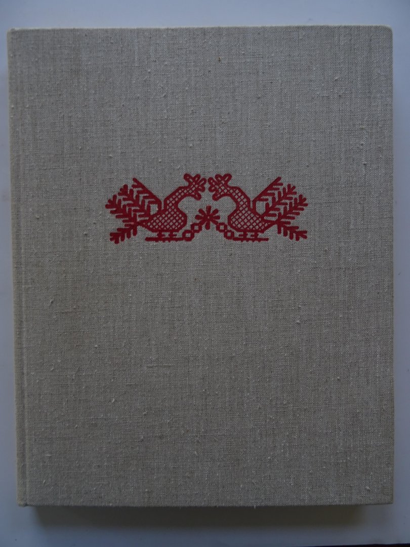 Redactie. - Modern folk art. After the exhibition "Russian craftsmen".