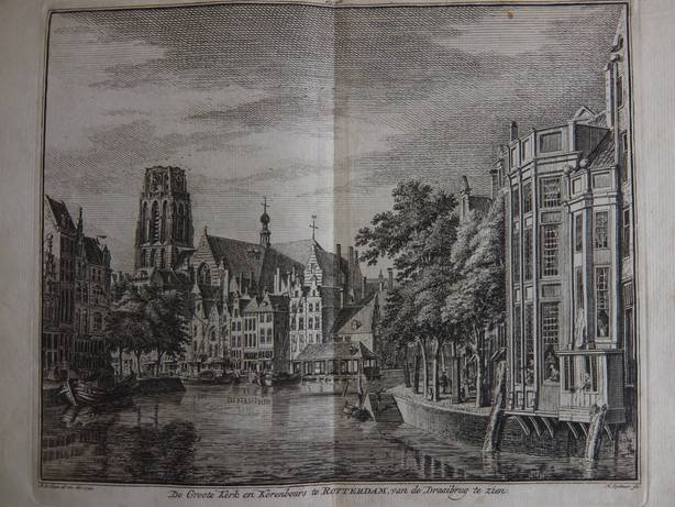 Rotterdam. - De Groote Kerk en Korenbeurs te Rotterdam, van de Draaibrug te zien.