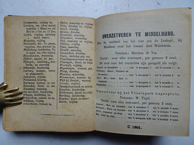 No author. - Middelburgsche almanak, naar den nieuwen stijl, voor het jaar onzes Heeren Jesu Christi 1901. Voorzien met alle de Zeeuwsche jaar- paarden- en beestenmarkten, alsmede het op- en ondergaan van de zon en maan.