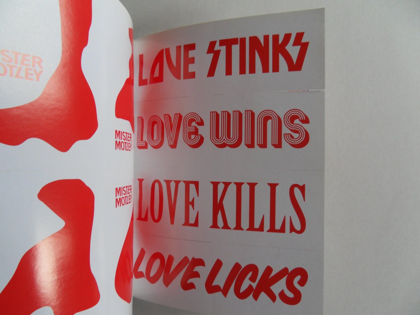 Hagenaars, Hanne (hoofdredactie). - Mister Motley. - De Jacht naar Liefde.... [ w.s. deel 8 ].