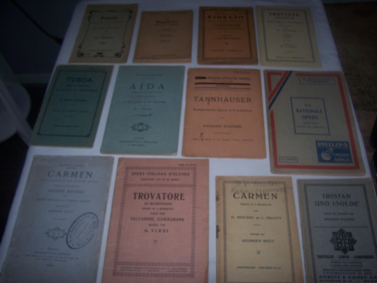 div. componisten - 31 tekstboekjes Opera en Operette uit de periode eind 1800 - begin 1900