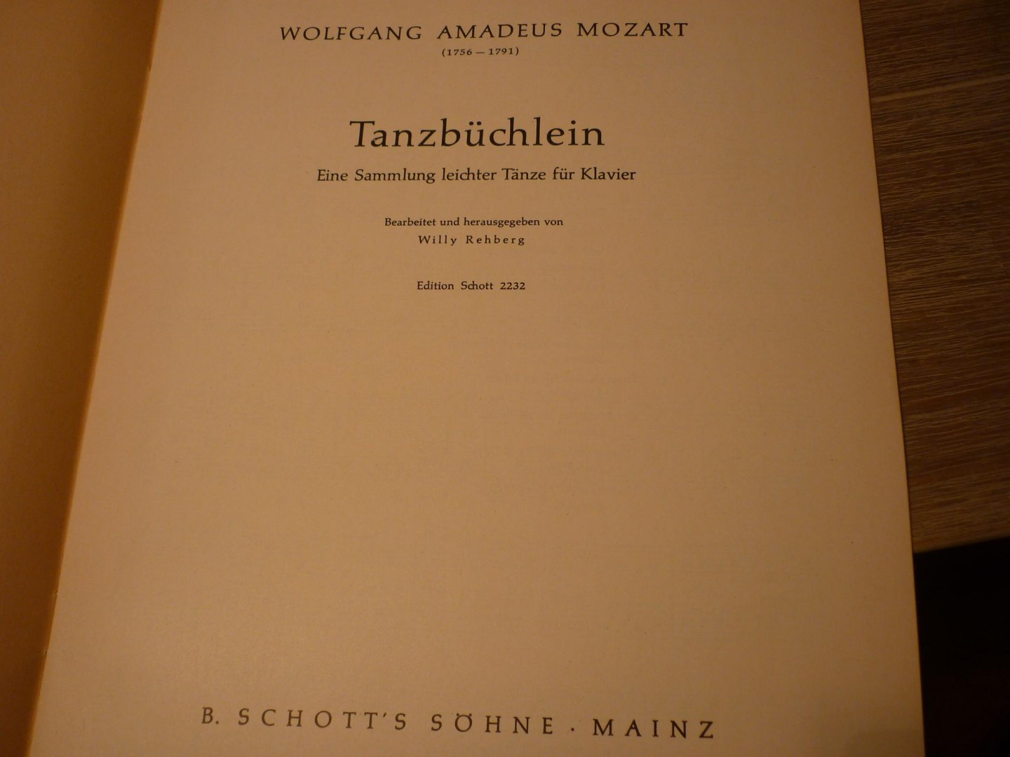 Mozart; W.A. - Tanzbüchlein Les petits Piens, eine sammlung leichter Tanze fur Klavier; voor Piano (Bearbeitet und herausgegeben von Willy Rehberg)
