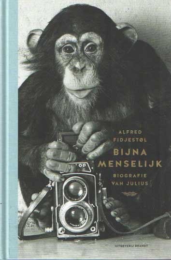 Fidjestol, Alfred - Bijna menselijk. biografie van Julius