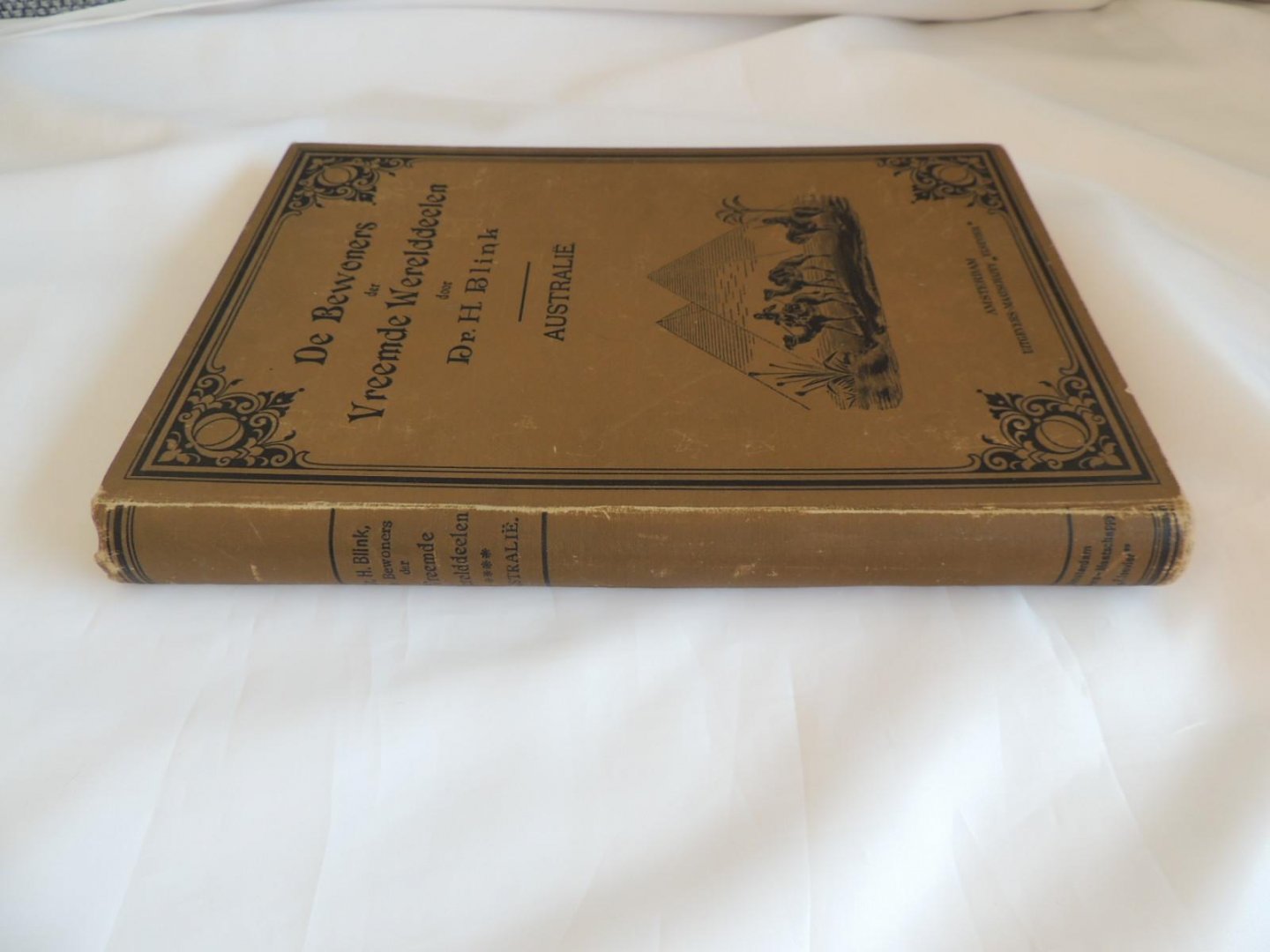 Blink, H - De Bewoners der Vreemde Werelddeelen. Afrika-Azië-Amerika-Australië; in hun leven, zeden en gewoonten, naar hun staatkundige, economische en sociale ontwikkeling en tevens in hun verhouding tot Europesche volken beschreven