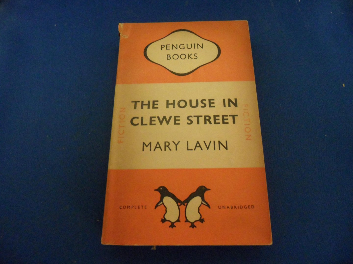 Lavin, Mary - The house in Clewe Street
