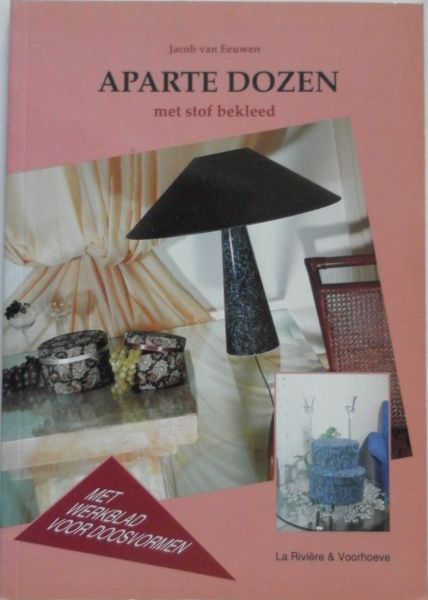 Eeuwen, Jacob van; Illustrator : Bakker, Bouke - Aparte dozen met stof bekleed Met werkblad