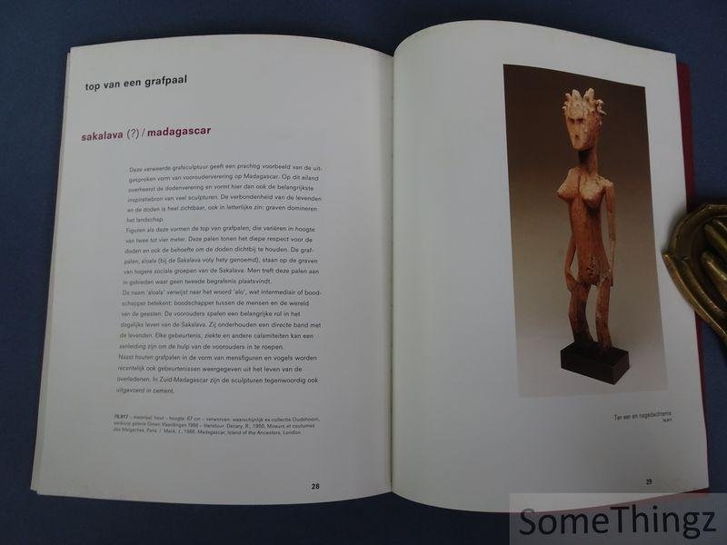 Coll. - Tweede begrafenis : rouwen in Afrika.