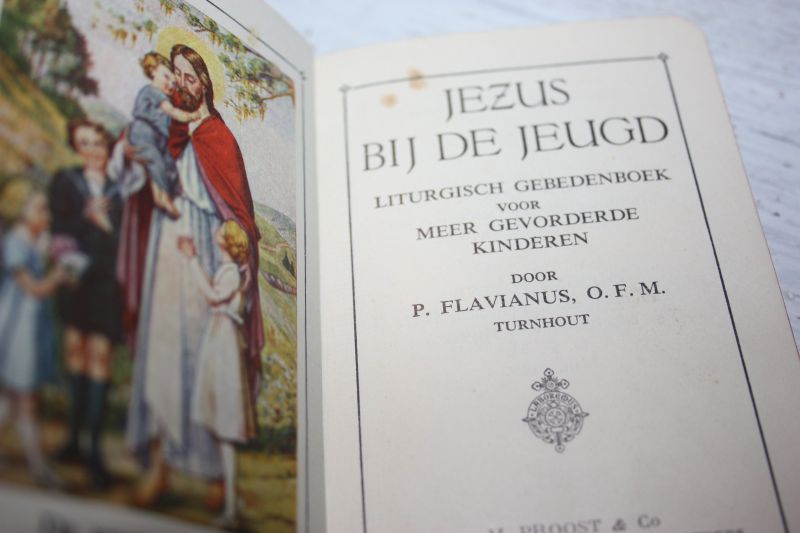 Flavianus, P. - JEZUS BIJ DE JEUGD, liturgisch gebedenboek voor meer gevorderde kinderen.