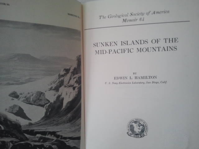 Edwin Hamilton - SUNKEN ISLANDS OF THE MID-PACIFIC MOUNTAINS