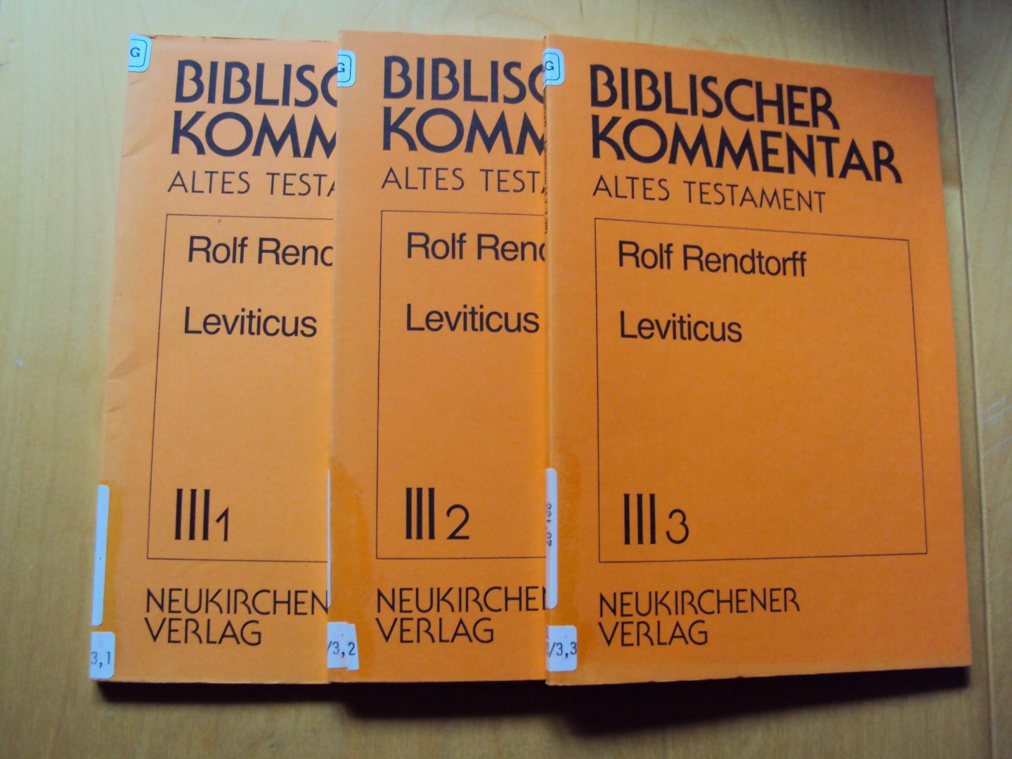Rendtorff, Rolf - Leviticus 1,1-7,38 (Biblischer Kommentar Altes Testament, Band III/1, 2 en 3)