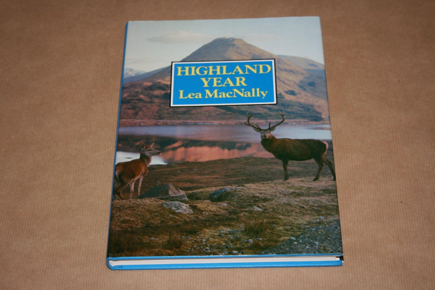 Lea MacNally - Highland Year    (Schotse Hooglanden)