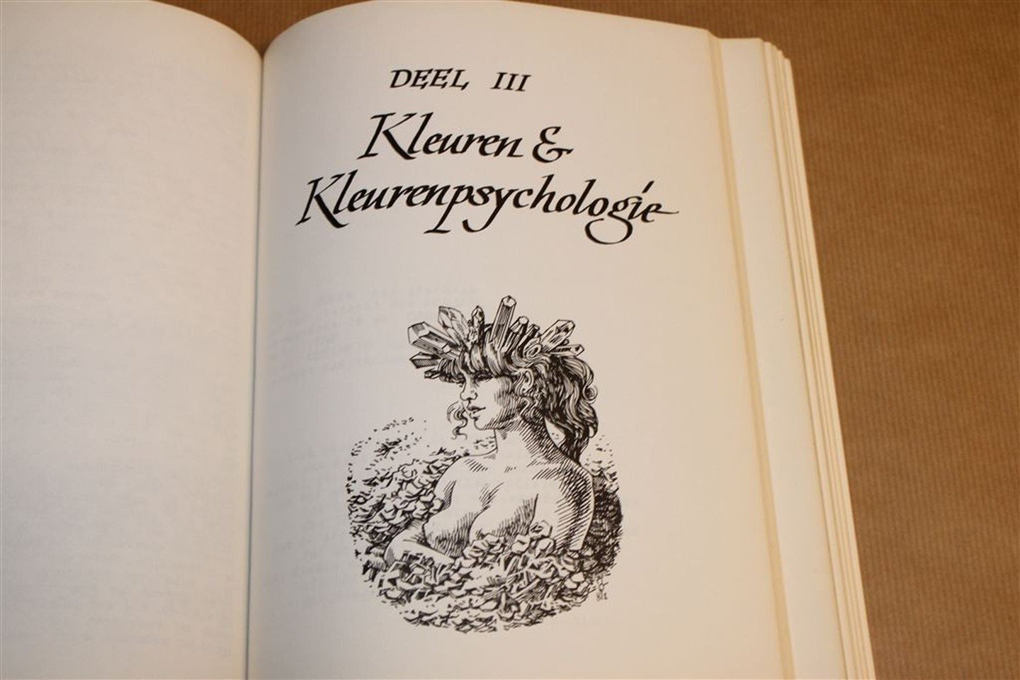[J.J.M. Visser] - Edelstenen opnieuw binnen getreden in het bewustzijn van de hedendaagse mens — Mineralogische, kultuurhistorische, kunstzinnige, estetische, volkskundige, magische, kosmologische, astrologische, poetische en mystieke beschouwingen — Toelichtin...