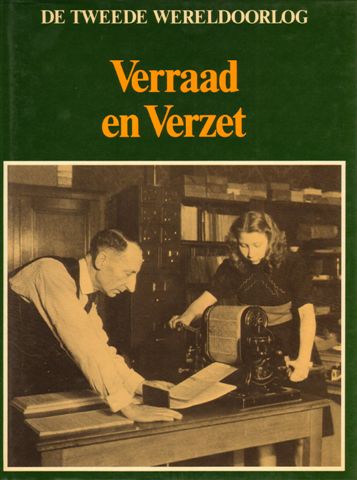 Diverse auteurs - Verraad en Verzet, 144 pag. hardcover + stofomslag, Lekturama serie Tweede Wereldoorlog, goede staat