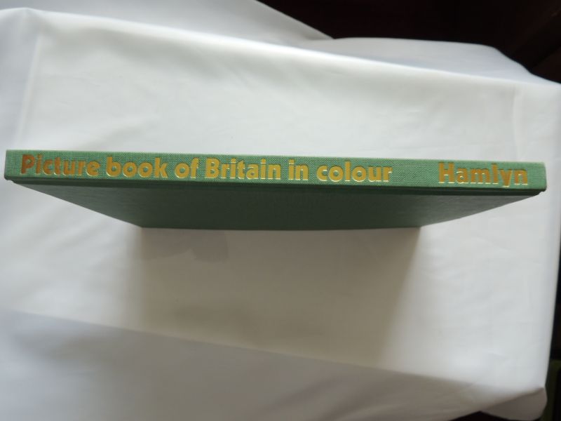  - Picture book of Britain in colour. With 135 colour photographs