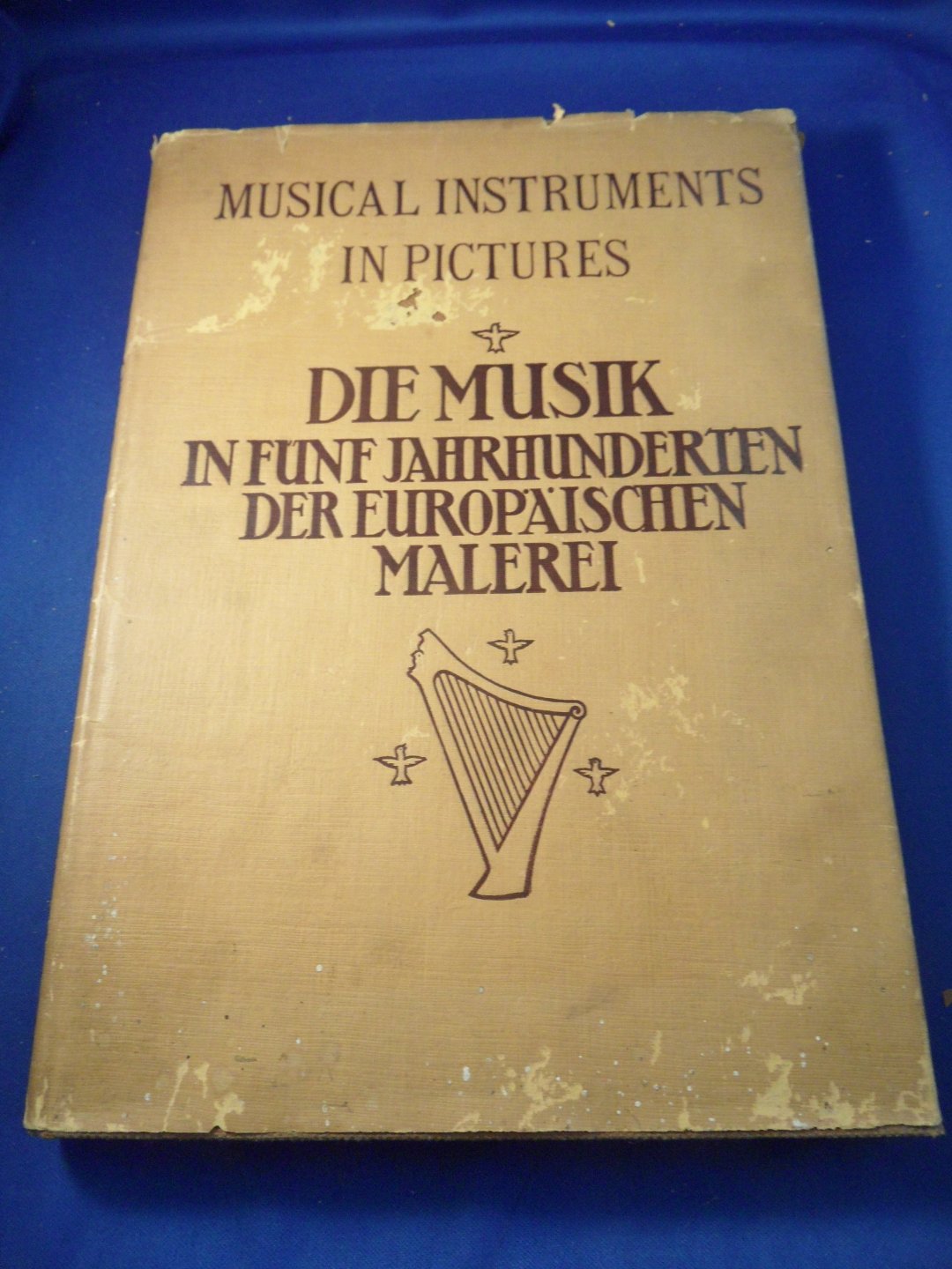 Sauerlandt, Max - Die musik in fünf Jahrhunderten der Europäischen Malerei. Musical Instruments in Pictures.