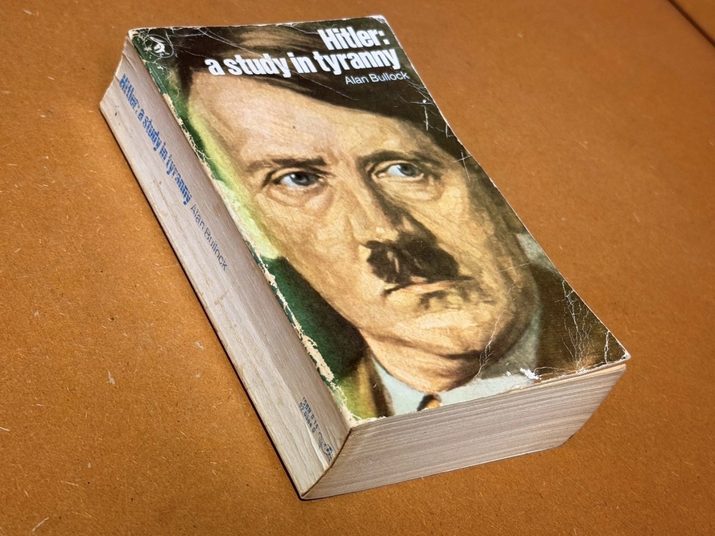 Alan Bullock - (Adolf) Hitler. A Study in Tyranny